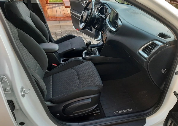 Kia Ceed cena 59990 przebieg: 78000, rok produkcji 2019 z Świecie małe 277